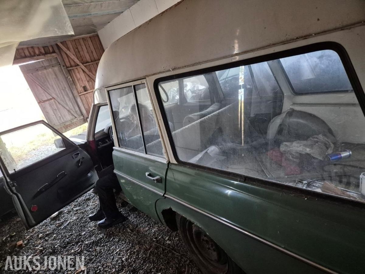 1975 Mercedes-Benz 230, 230 Diesel Ambulanse, Ukjent KM. Lokasjon Råde Østfold